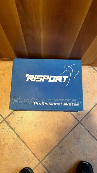 Pattini ghiaccio Risport n. 42 nuovi