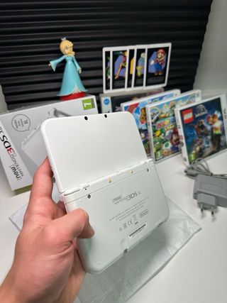 Nintendo 3DS XL Blanca + Juegos