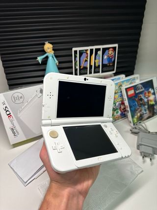 Nintendo 3DS XL Blanca + Juegos