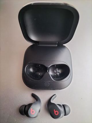 Auriculares Beats Fit Pro, color negro