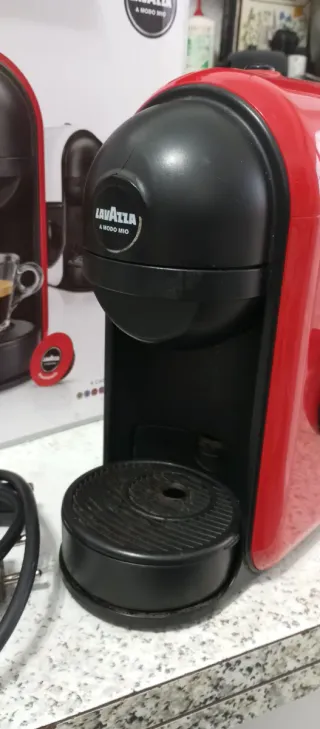 Macchina caffè Lavazza a modo mio rossa