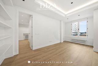 Piso en alquiler en Almagro en Madrid