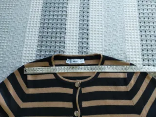 Cárdigan Mango rayas beige y negro