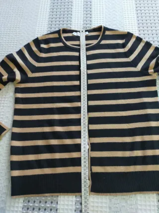 Cárdigan Mango rayas beige y negro