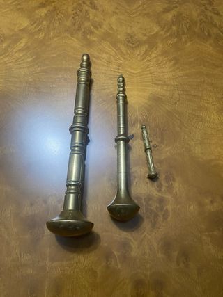 Juego de morteros de bronce y mano de latón