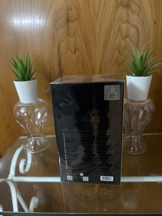Perfume Pisa Lattafa Negro y Dorado