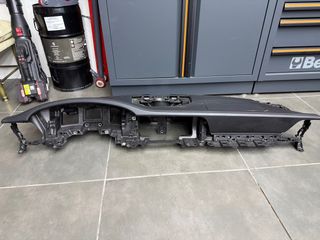 Salpicadero Porsche 911 992 para reparar.