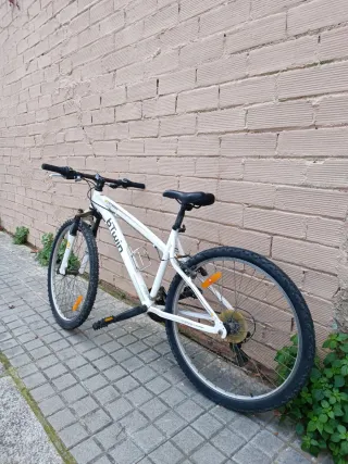 Bicicleta BTWIN Blanca