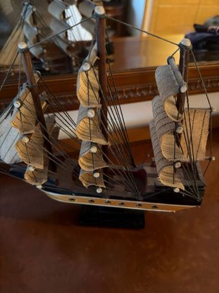 Figura de barco de vela