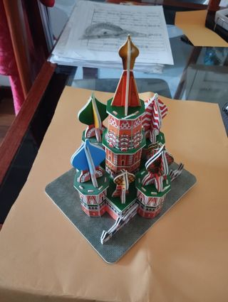 Puzzle 3D Ravensburger y cartón pluma