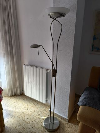Lámpara de pie regulable plata