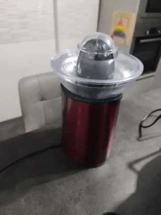 Exprimidor Moulinex rojo