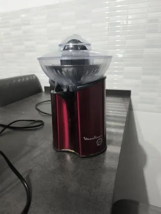 Exprimidor Moulinex rojo