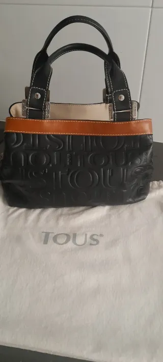 Bolso Negro y Marrón con Logo Grabado