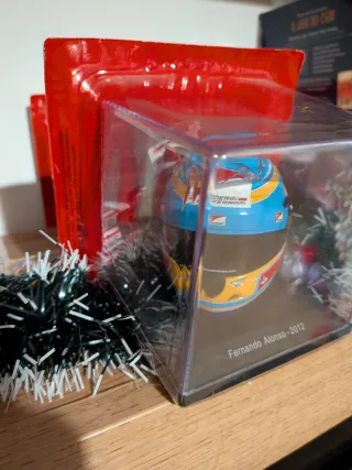 Casco Fernando Alonso Ferrari 2012 scala 1:5