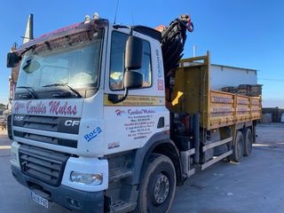 Camión DAF CF 85.460 con grúa