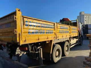 Camión DAF CF 85.460 con grúa