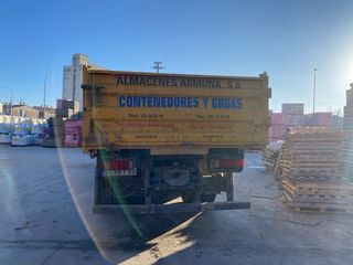 Camión DAF CF 85.460 con grúa