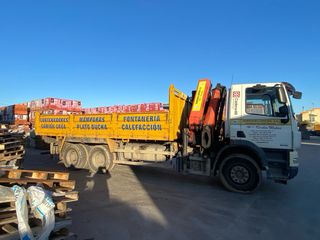 Camión DAF CF 85.460 con grúa