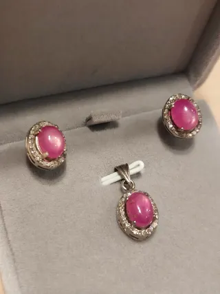 Conjunto Rubí Estrella Natural con Diamantes