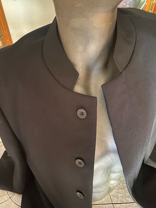 Americana negra cuello mao