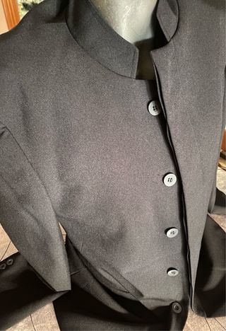 Americana negra cuello mao