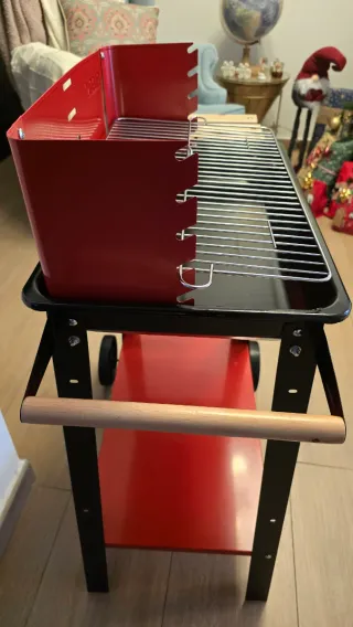 Barbacoa Negra y Roja Montada