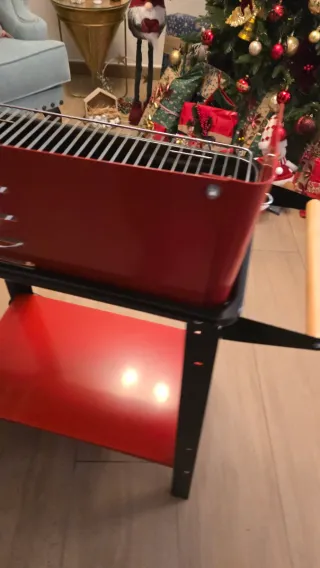 Barbacoa Negra y Roja Montada