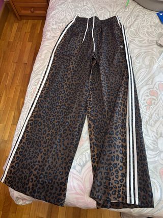 Pantalón Adidas Estampado Leopardo