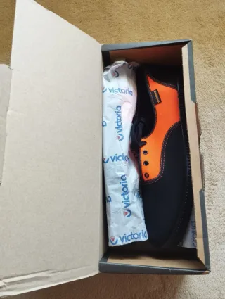 Bambas Victoria Talla 44 Negro Naranja