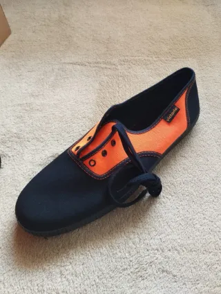 Bambas Victoria Talla 44 Negro Naranja