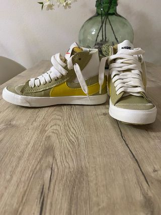 Nike Blazer Mid 77 Verde Oliva y Amarillo
