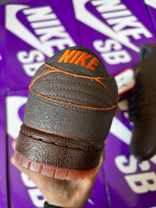 Nike Dunk SB Krampus Marrón Naranja