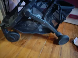 Passeggino leggero Keenz fino a 30 kg