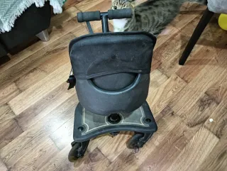 Patin con asiento para carrito de bebé