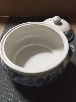 Sopera y fuente Churchill England Currier & lves