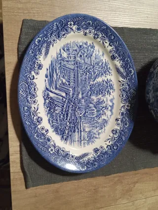 Sopera y fuente Churchill England Currier & lves