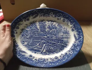 Sopera y fuente Churchill England Currier & lves