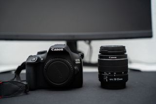 Canon EOS 1300D + Objetivo 18-55mm + Bolsa