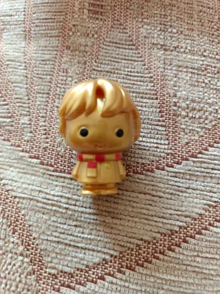 Snitch dorado Harry Potter + muñeco de Ron Weasley