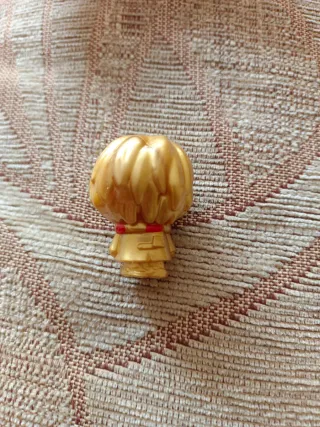 Snitch dorado Harry Potter + muñeco de Ron Weasley