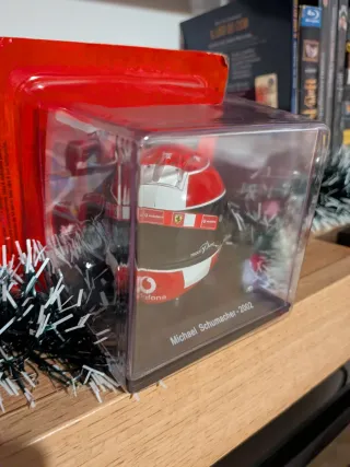 Casco Ferrari Michael Schumacher 2002 Spark 1:5