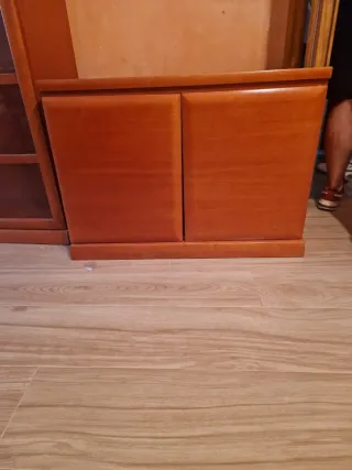 Muebles de madera en buen estado