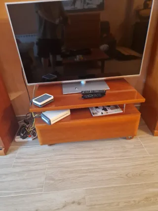 Muebles de madera en buen estado