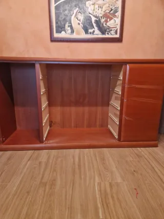 Muebles de madera en buen estado