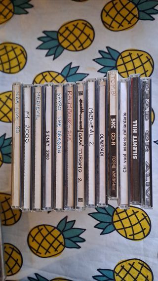 Playstation 1 con 4 controller, giochi e accessori