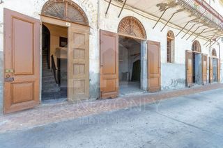 Edificio en venta en Móra d´Ebre