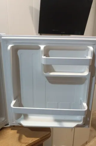 Nevera pequeña blanca Jocel