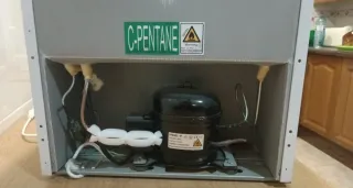 Nevera pequeña blanca Jocel