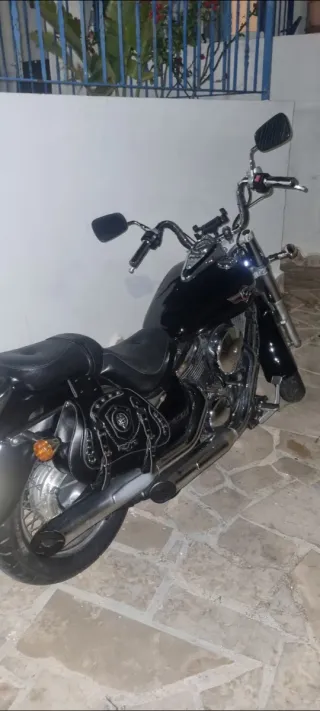 Moto custom negra800cc Kawasaki vulcan